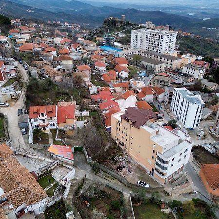 Vila Taga Guesthouse Krujë Buitenkant foto
