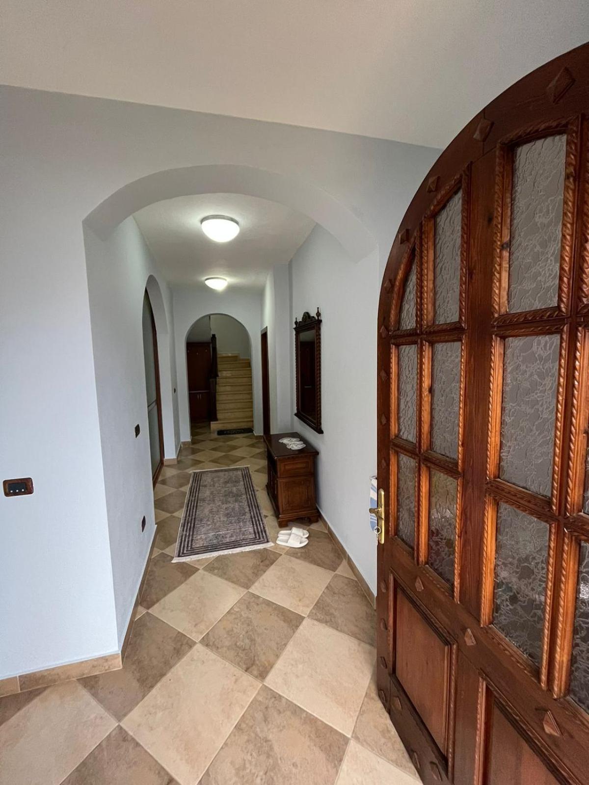 Vila Taga Guesthouse Krujë Buitenkant foto
